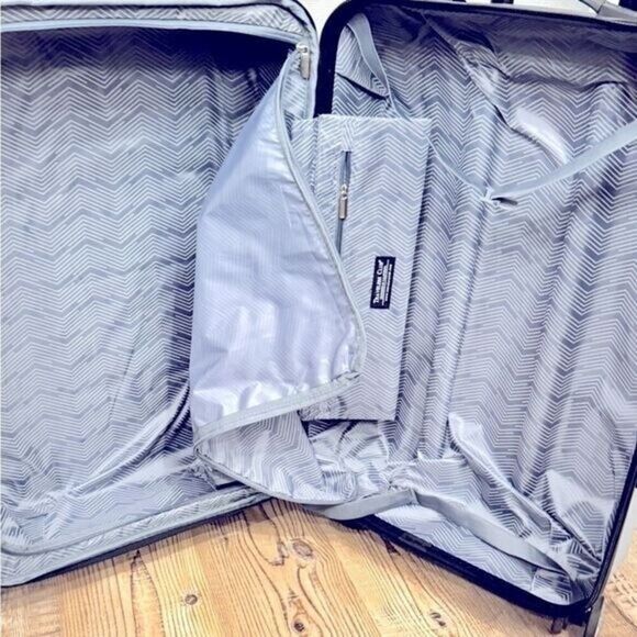 TRAVELERS CLUB Shannon Spinner Expan. Luggage ”suitcase silver gray 24 - Picture 9 of 11